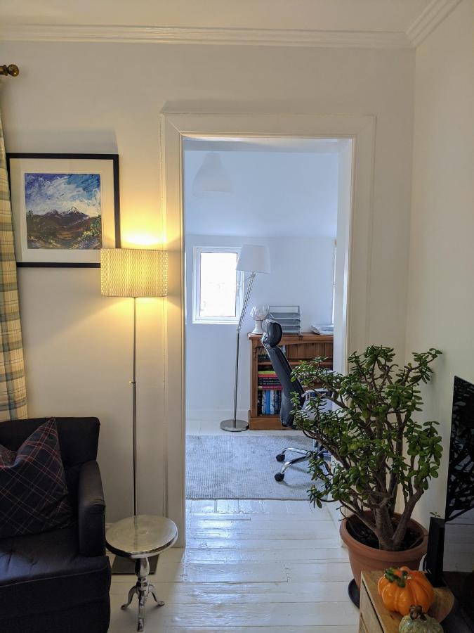 Central Hawick Spacious Stylish Flat With Log Burner Eksteriør billede