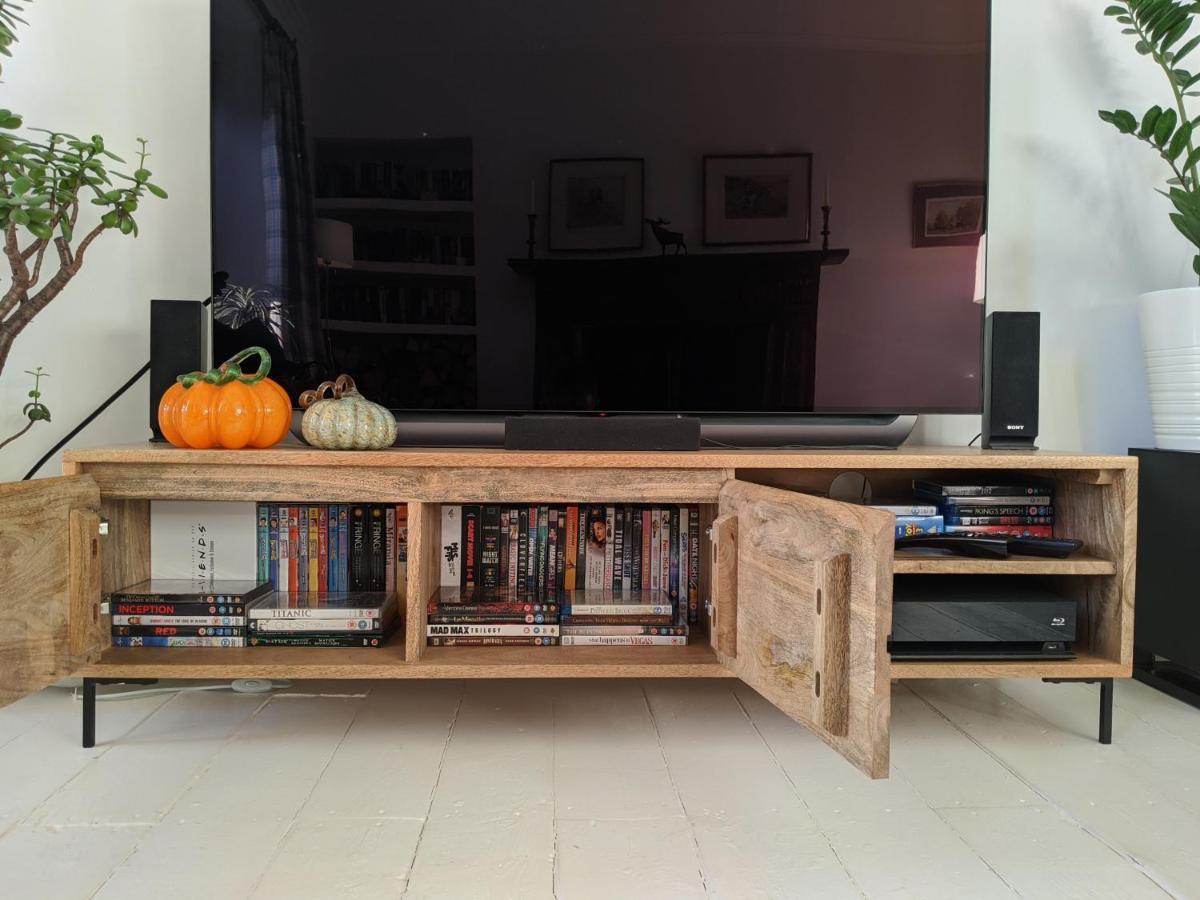 Central Hawick Spacious Stylish Flat With Log Burner Eksteriør billede